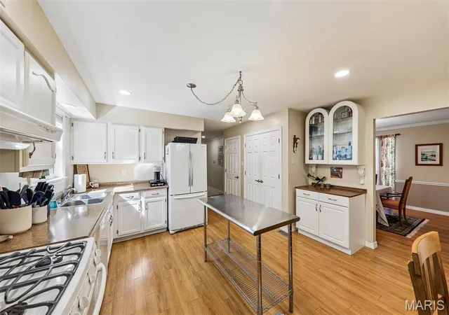 Photo 2 of Single family home for sale at 16550 Green Pines Dr, Wildwood, MO 63011 | MLS# MIS26064048 | Listing updated on 2026-10-19
