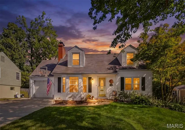 Photo 2 of Sale Pending at 24 Cheyenne Ct, Saint Louis, MO 63122 | MLS# MIS26064056 | Listing updated on 2026-10-21