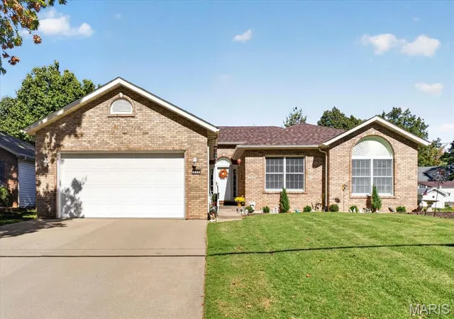 Photo 1 of Single family home for sale at 914 N Rapp Ave, Columbia, IL 62236 | MLS# MIS26064067 | Listing updated on 2026-10-23