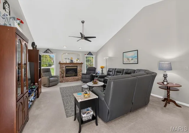 Photo 3 of Single family home for sale at 914 N Rapp Ave, Columbia, IL 62236 | MLS# MIS26064067 | Listing updated on 2026-10-23