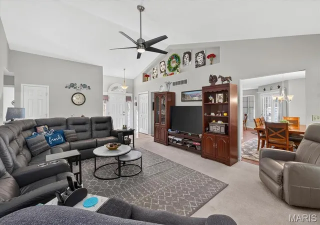 Photo 4 of Single family home for sale at 914 N Rapp Ave, Columbia, IL 62236 | MLS# MIS26064067 | Listing updated on 2026-10-23