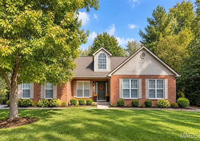 Photo 1 of Single family home for sale at 22 Towne Hall Ests Ln, Belleville, IL 62223 | MLS# MIS26064075 | Listing updated on 2026-10-22