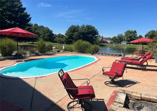 Photo 3 of Single family home for sale at 22 Towne Hall Ests Ln, Belleville, IL 62223 | MLS# MIS26064075 | Listing updated on 2026-10-22