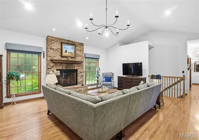 Photo 3 of Sale Pending at 6131 Chantilly Bnd, Waterloo, IL 62298 | MLS# MIS26064081 | Listing updated on 2026-10-23