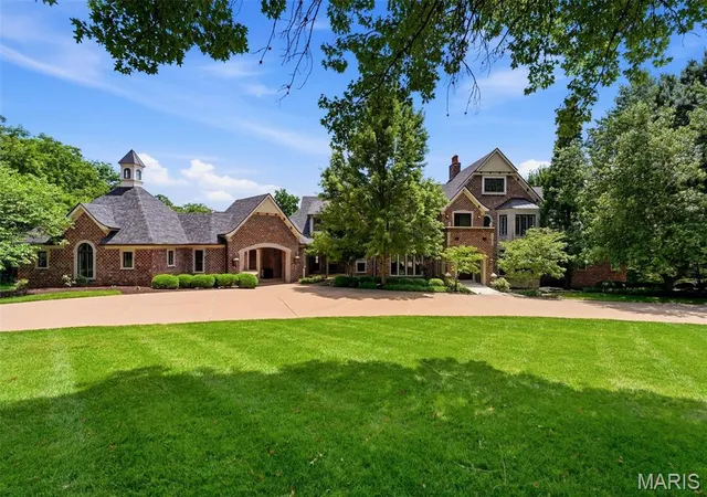 Photo 1 of Mansion for sale at 14 Brookwood Rd, Saint Louis, MO 63131 | MLS# MIS26064082 | Listing updated on 2026-10-11