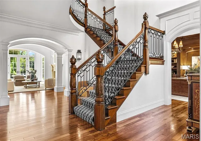 Photo 3 of Single family home for sale at 14 Brookwood Rd, Saint Louis, MO 63131 | MLS# MIS26064082 | Listing updated on 2026-10-11