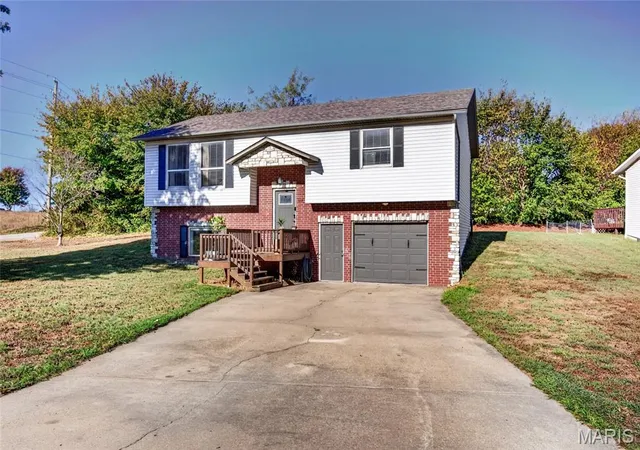 Photo 2 of Single family home for sale at 601 Twin Valley Dr, Lebanon, MO 65536 | MLS# MIS26064088 | Listing updated on 2026-10-06