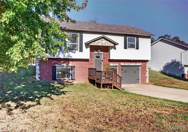 Photo 3 of Single family home for sale at 601 Twin Valley Dr, Lebanon, MO 65536 | MLS# MIS26064088 | Listing updated on 2026-10-06