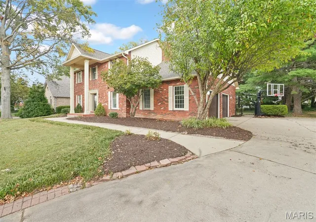 Photo 3 of Single family home for sale at 6 Meadow Rue Dr, Edwardsville, IL 62025 | MLS# MIS26064094 | Listing updated on 2026-10-09
