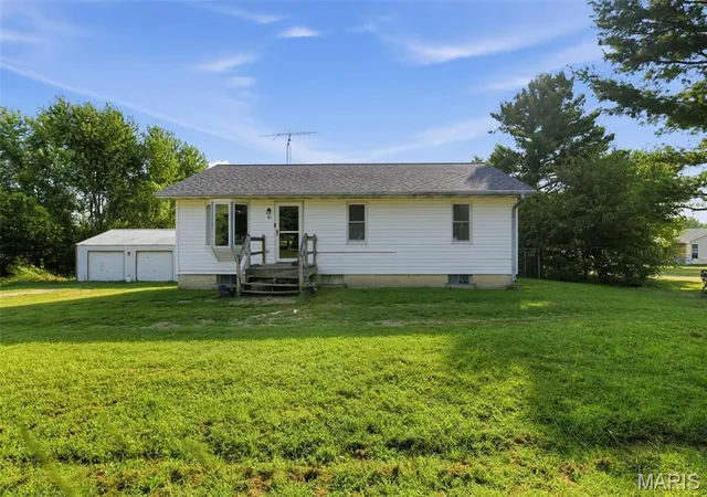 Photo 1 of Single family home for sale at 10 Gage Rd, Eldon, MO 65026 | MLS# MIS26064095 | Listing updated on 2026-10-09