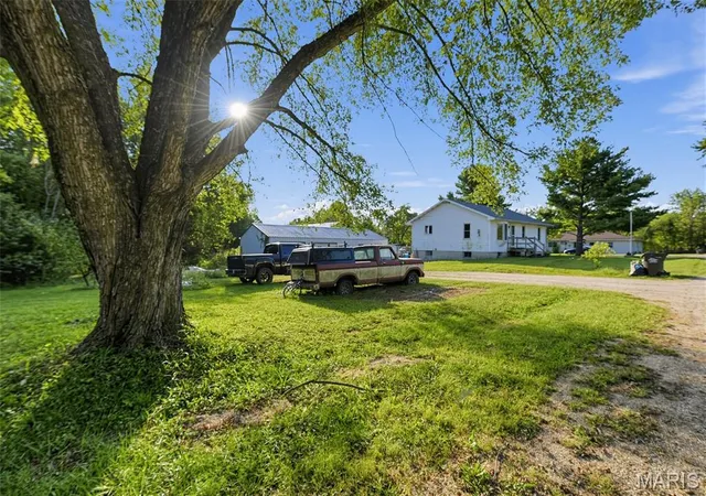 Photo 2 of Single family home for sale at 10 Gage Rd, Eldon, MO 65026 | MLS# MIS26064095 | Listing updated on 2026-10-09