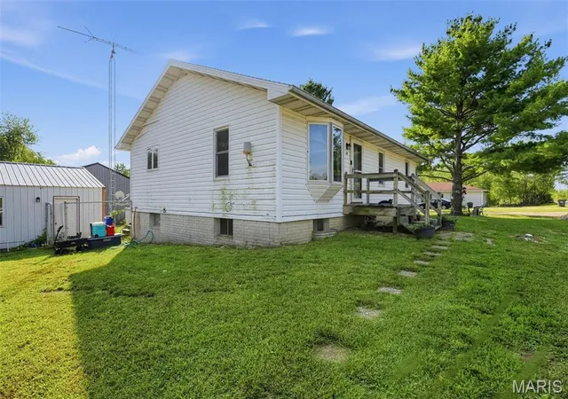 Photo 3 of Single family home for sale at 10 Gage Rd, Eldon, MO 65026 | MLS# MIS26064095 | Listing updated on 2026-10-09