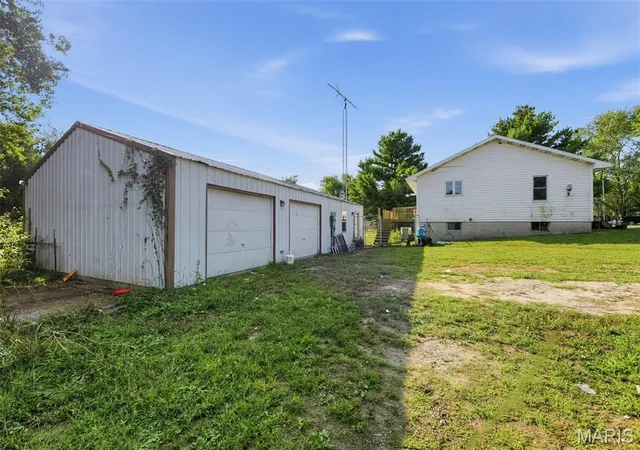 Photo 4 of Single family home for sale at 10 Gage Rd, Eldon, MO 65026 | MLS# MIS26064095 | Listing updated on 2026-10-09