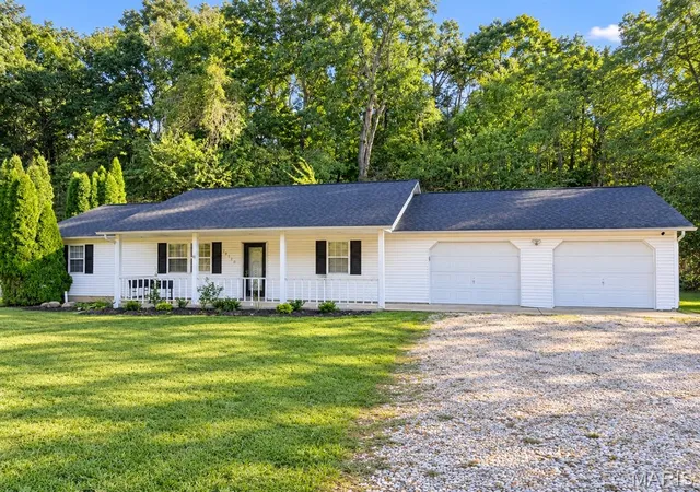 Photo 2 of Single family home for sale at 16420 Twilight Dr, Saint Robert, MO 65584 | MLS# MIS26064102 | Listing updated on 2026-10-05