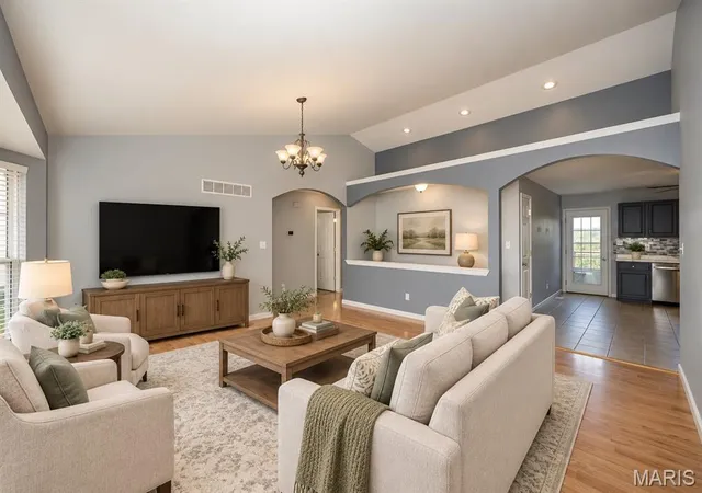 Photo 2 of Single family home for sale at 17 Stephen Ave, Union, MO 63084 | MLS# MIS26064113 | Listing updated on 2026-10-30