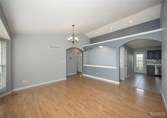 Photo 3 of Single family home for sale at 17 Stephen Ave, Union, MO 63084 | MLS# MIS26064113 | Listing updated on 2026-10-30