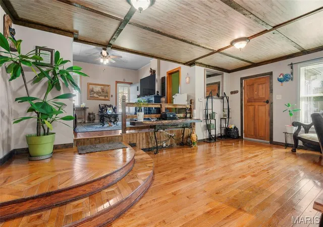 Photo 3 of Single family home for sale at 508 Kneedler, Collinsville, IL 62234 | MLS# MIS26064115 | Listing updated on 2026-10-11