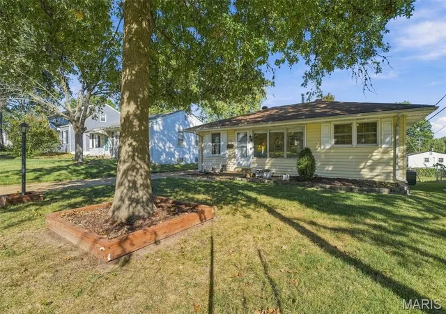Photo 3 of Single family home for sale at 7930 Menola St, Saint Louis, MO 63123 | MLS# MIS26064116 | Listing updated on 2026-10-08