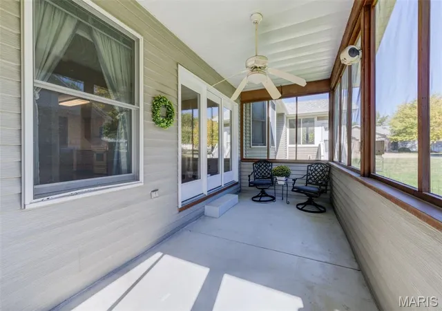 Listing Photo 5 - Condo for sale in building located at 2902 Oakmont Dr, Saint Charles, MO 63301 - Unit #18B