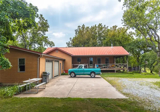 Photo 3 of Single family home for sale at 1137 3 Hwy F, Eolia, MO 63344 | MLS# MIS26064123 | Listing updated on 2026-10-05