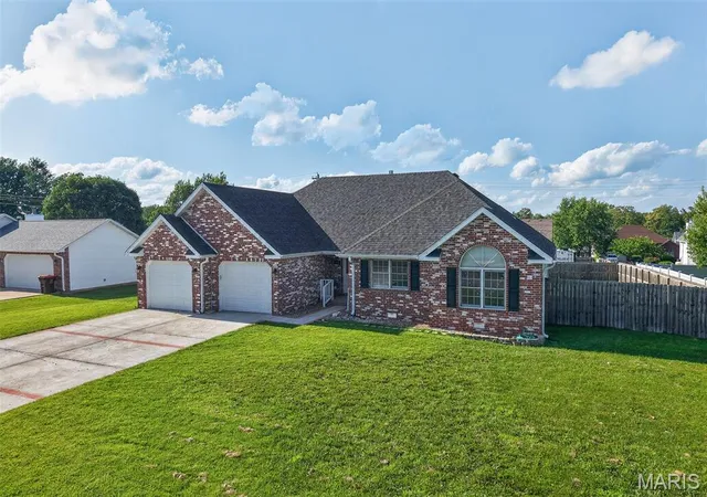 Photo 4 of Single family home for sale at 413 Lasalle St, Lebanon, MO 65536 | MLS# MIS26064125 | Listing updated on 2026-10-05