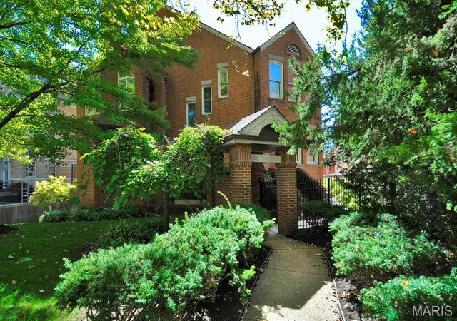 Condo for sale at 4520 W Pine Blvd #8, Saint Louis, MO 63108 | MLS# MIS26064126
