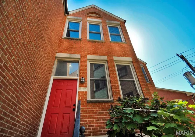 Photo 3 of Condo for sale at 4520 W Pine Blvd #8, Saint Louis, MO 63108 | MLS# MIS26064126 | Listing updated on 2026-10-09