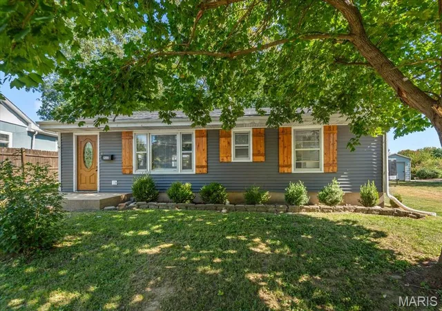 Photo 1 of Single family home for sale at 460 Prospect St, Waverly, IL 62692 | MLS# MIS26064128 | Listing updated on 2026-10-12