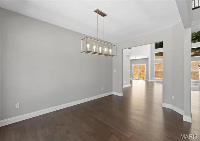 Photo 3 of Single family home for sale at 2 Pin Oak At Elm Xing, St Charles, MO 63301 | MLS# MIS26064137 | Listing updated on 2026-10-05
