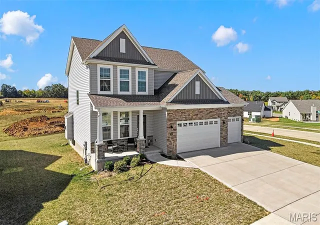 Photo 3 of Single family home for sale at 335 Valley Blf Dr, Wentzville, MO 63385 | MLS# MIS26064139 | Listing updated on 2026-10-09