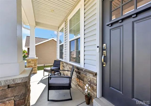 Photo 4 of Single family home for sale at 335 Valley Blf Dr, Wentzville, MO 63385 | MLS# MIS26064139 | Listing updated on 2026-10-09