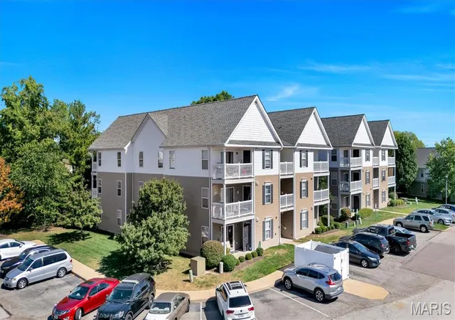 Photo 2 of Condo for sale at 9740 Bexley Sta Dr #7G, Saint Louis, MO 63123 | MLS# MIS26064141 | Listing updated on 2026-10-11