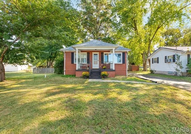 Photo 1 of Single family home for sale at 207 Olive, Brighton, IL 62012 | MLS# MIS26064146 | Listing updated on 2026-10-08