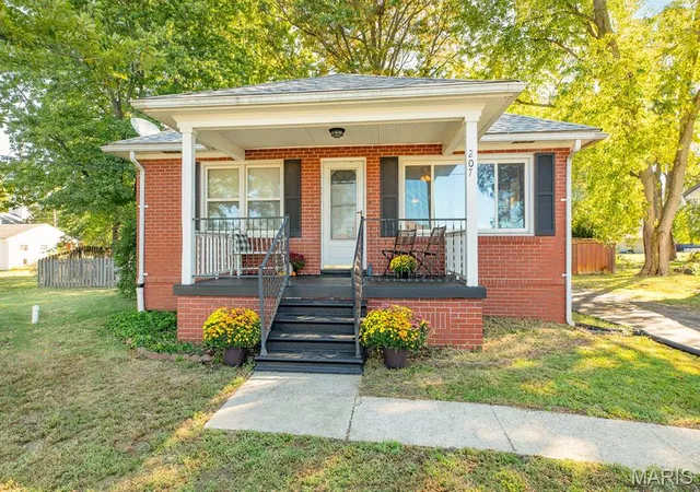 Photo 4 of Single family home for sale at 207 Olive, Brighton, IL 62012 | MLS# MIS26064146 | Listing updated on 2026-10-08