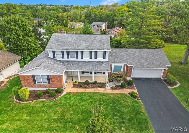 Photo 4 of Single family home for sale at 1922 Buckington Dr, Chesterfield, MO 63017 | MLS# MIS26064153 | Listing updated on 2026-10-28
