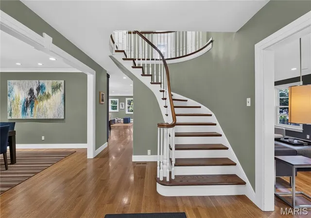 Photo 3 of Single family home for sale at 7416 Wellington Way, Saint Louis, MO 63105 | MLS# MIS26064156 | Listing updated on 2026-10-07