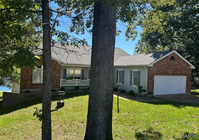 Photo 1 of Single family home for sale at 9698 W Vista Dr, Hillsboro, MO 63050 | MLS# MIS26064160 | Listing updated on 2026-10-20