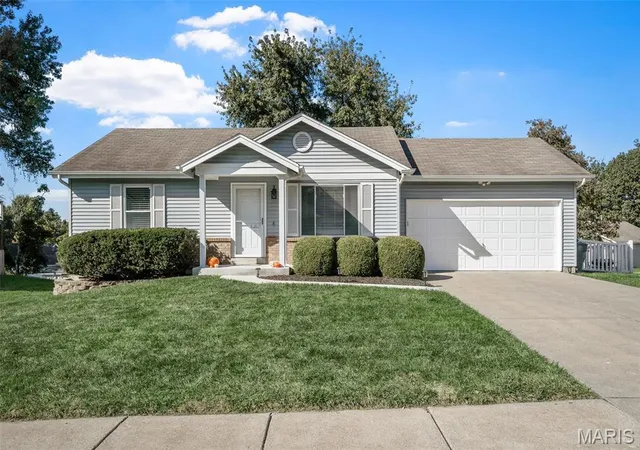 Photo 1 of Single family home for sale at 11 Mallard Pointe Dr, O Fallon, MO 63368 | MLS# MIS26064162 | Listing updated on 2026-10-11
