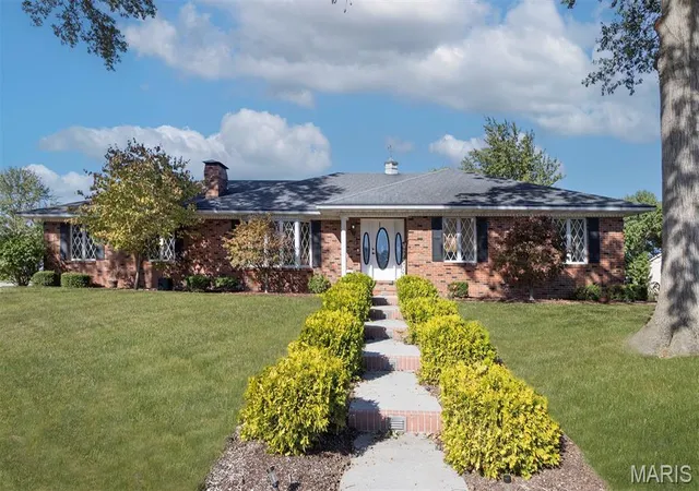 Photo 1 of Single family home for sale at 239 N 13th Street, Breese, IL 62230 | MLS# MIS26064165 | Listing updated on 2026-10-19