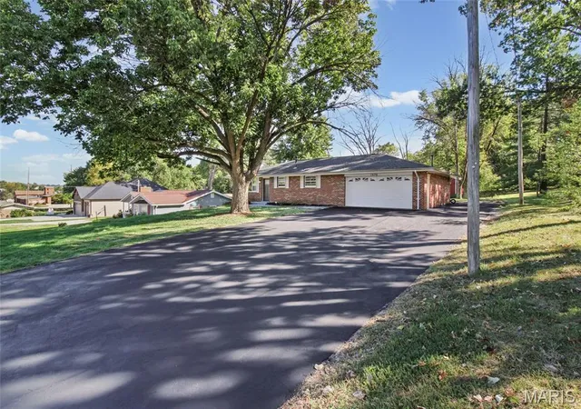 Photo 2 of Single family home for sale at 1636 Bowles Ave, Fenton, MO 63026 | MLS# MIS26064172 | Listing updated on 2026-10-09