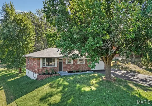 Photo 3 of Single family home for sale at 1636 Bowles Ave, Fenton, MO 63026 | MLS# MIS26064172 | Listing updated on 2026-10-09