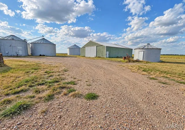 Photo 2 of Single family home for sale at 17059 County Rd 599, Sikeston, MO 63801 | MLS# MIS26064175 | Listing updated on 2026-10-05