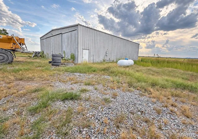 Photo 3 of Single family home for sale at 17059 County Rd 599, Sikeston, MO 63801 | MLS# MIS26064175 | Listing updated on 2026-10-05