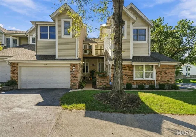 Photo 2 of Condo for sale at 13018 Autumn Flds Ct, Saint Louis, MO 63146 | MLS# MIS26064176 | Listing updated on 2026-10-09