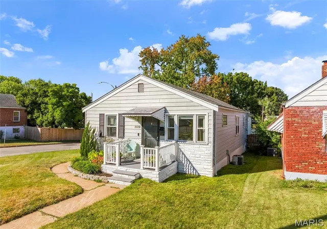 Photo 2 of Single family home for sale at 3375 Macklind Ave, Saint Louis, MO 63139 | MLS# MIS26064177 | Listing updated on 2026-10-08