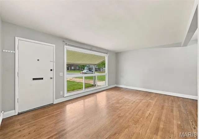 Photo 4 of Single family home for sale at 7109 Fernbrook Dr, Saint Louis, MO 63123 | MLS# MIS26064181 | Listing updated on 2026-10-09