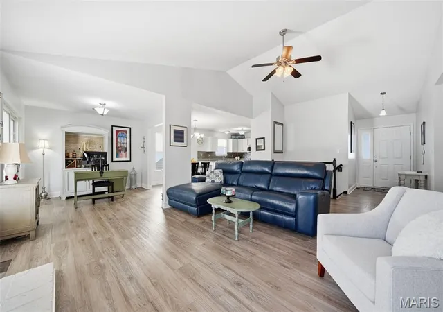 Photo 4 of Single family home for sale at 1002 Seasons View Dr, Fenton, MO 63026 | MLS# MIS26064182 | Listing updated on 2026-10-07