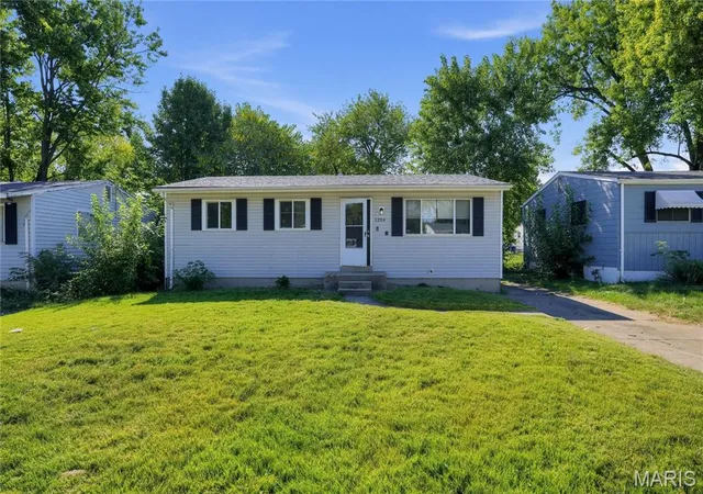 Photo 3 of Single family home for sale at 1204 Prigge Ave, Saint Louis, MO 63138 | MLS# MIS26064183 | Listing updated on 2026-10-22