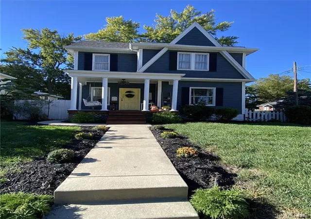 Single family home for sale at 735 Jefferson St, Saint Charles, MO 63301 | MLS# MIS26064187