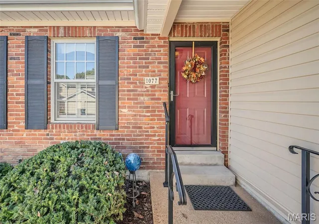 Photo 4 of Townhouse for sale at 1077 Brooksgate Manor Dr, Saint Louis, MO 63122 | MLS# MIS26064188 | Listing updated on 2026-10-09